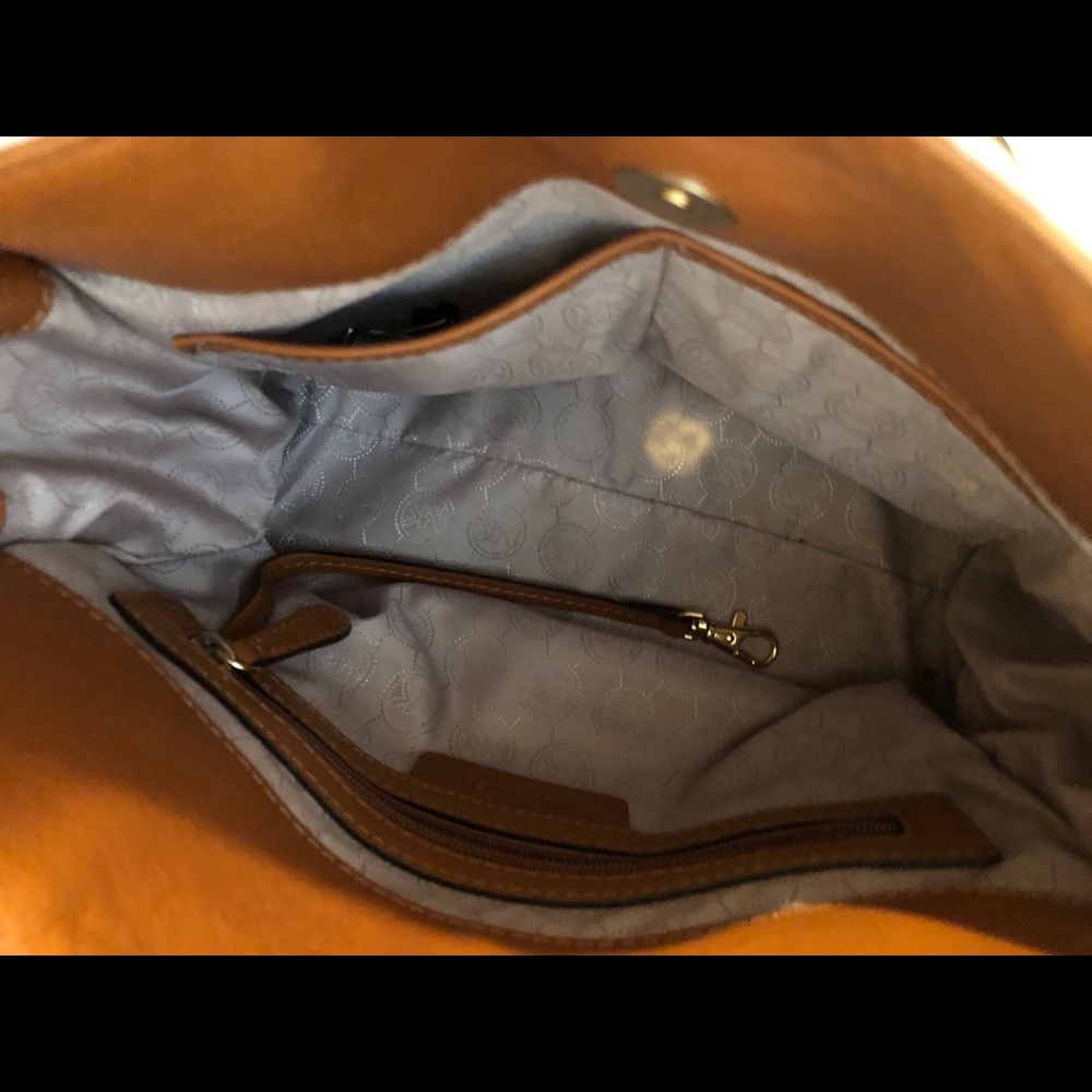 MK handbag - Picture 2 of 2